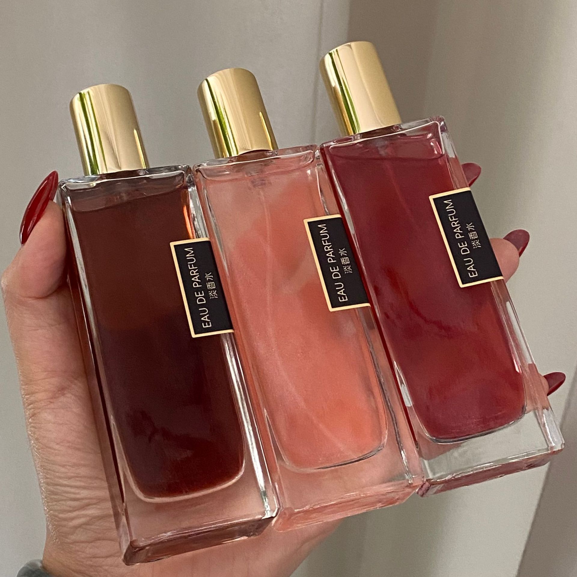Perfume Fragrance Paris - น้ำหอม Reversal Paris สำหรับผู้หญิง กลิ่นดอกไม้ติดทนนาน เหมาะสำหรับนักเรียน